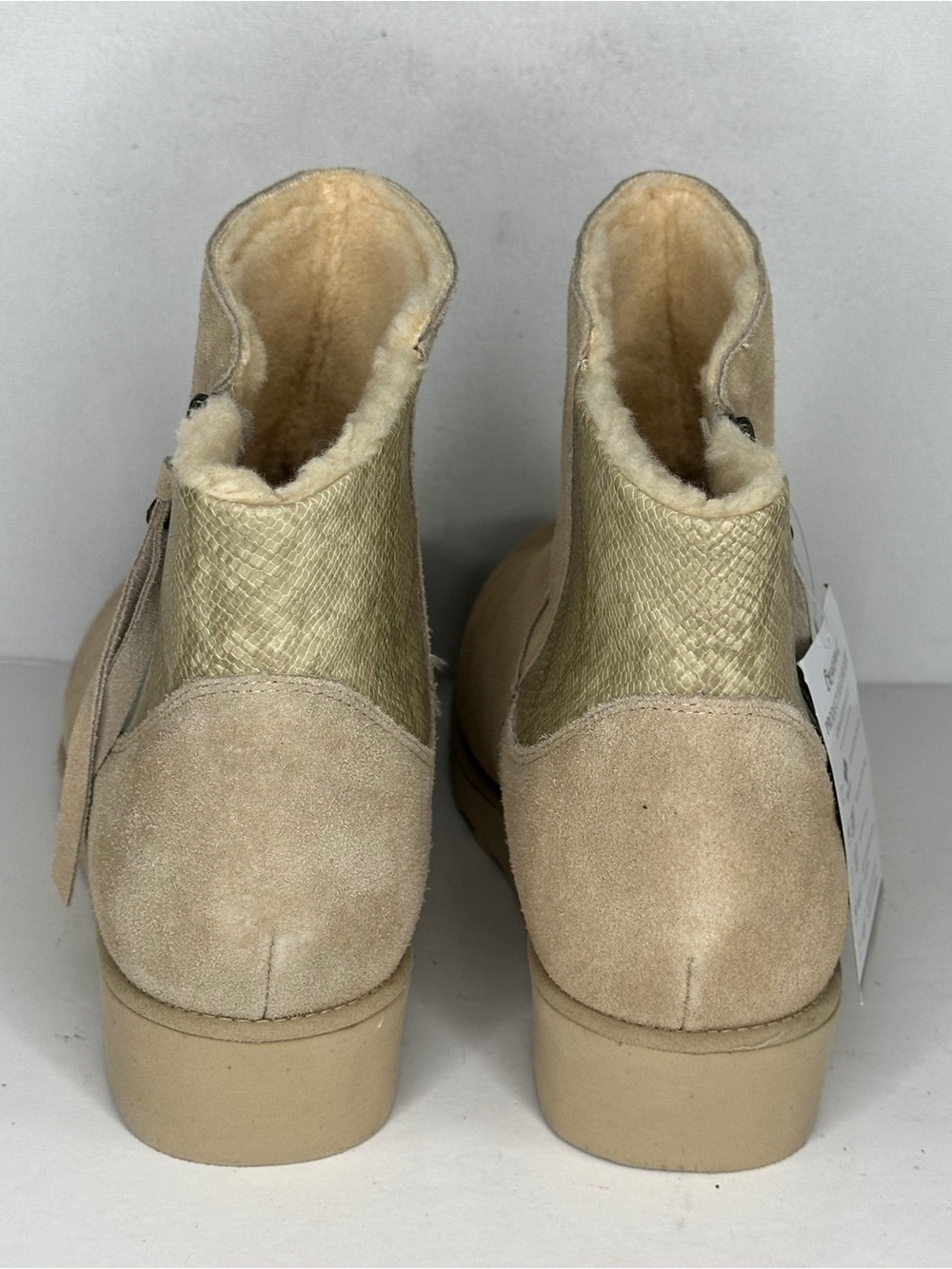 BearPaw NWT Megan Tan Suede Short Zip Winter Boots Wedge - Picture 2 of 10